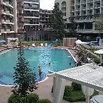 Admiral Plaza Apartment *