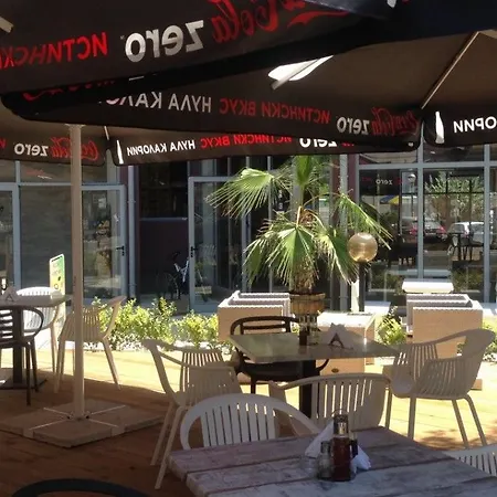Admiral Plaza *