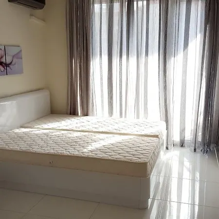 Admiral Plaza Apartman
