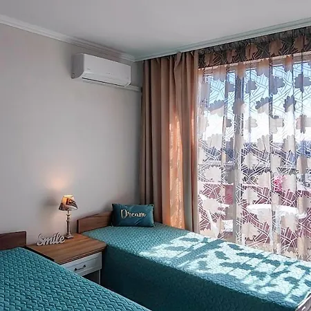 Admiral Plaza Apartment *