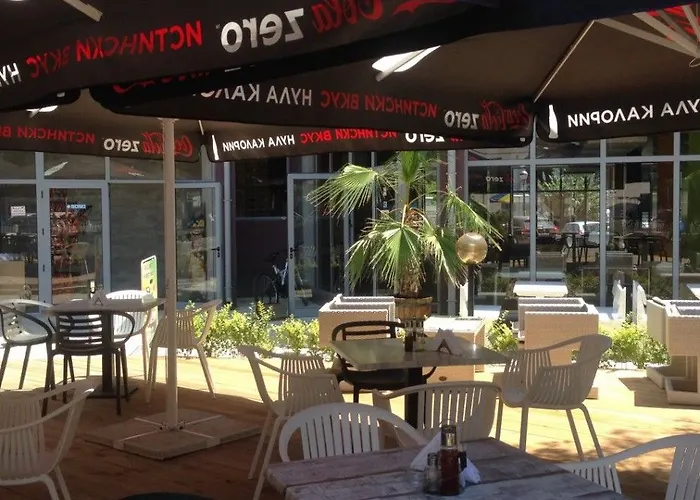 Admiral Plaza *