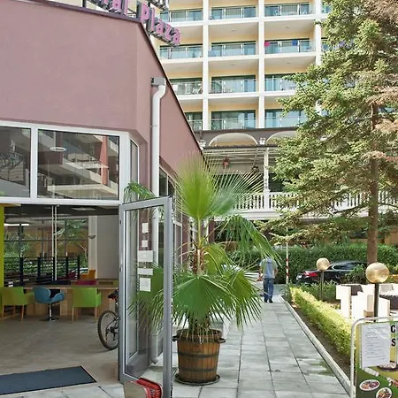 Admiral Plaza *