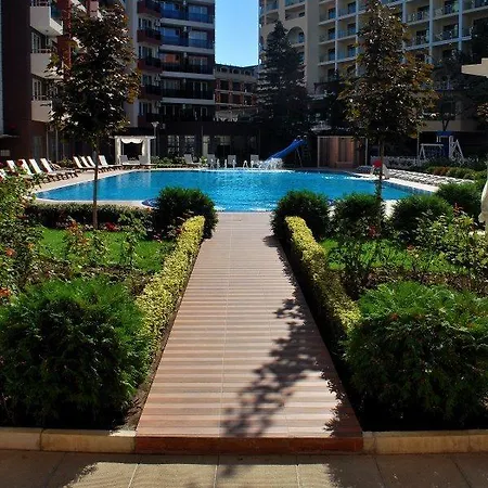Admiral Plaza